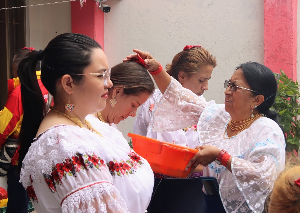 foto de mujeres de la casa de pensamiento intercultural